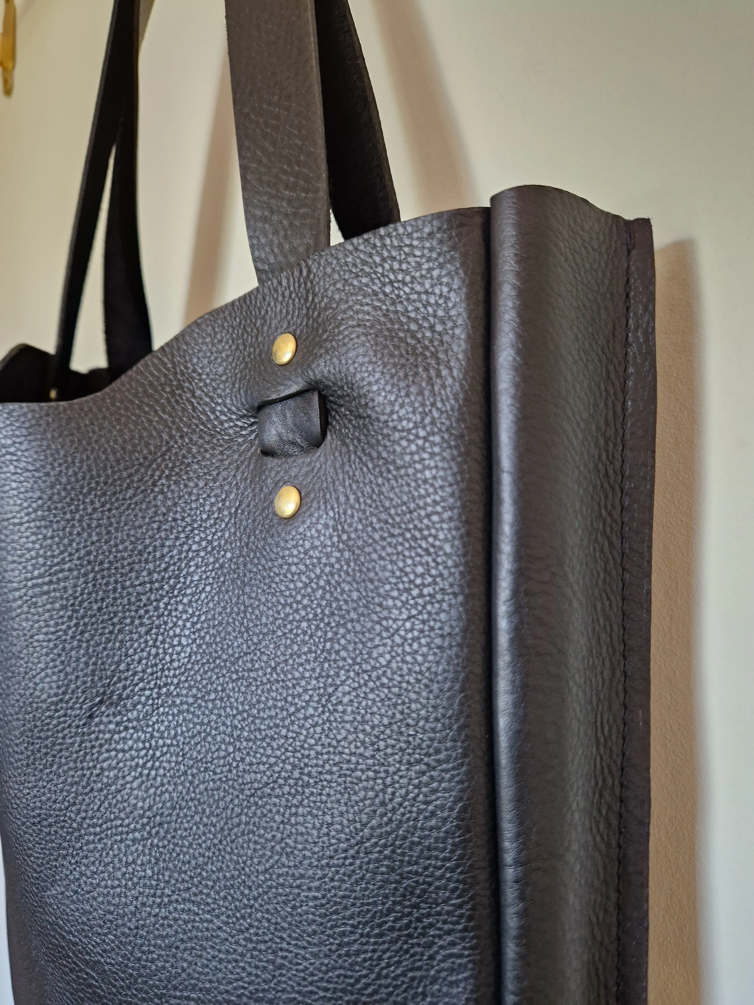 CHANTRY TOTE BAG in Cinder Black