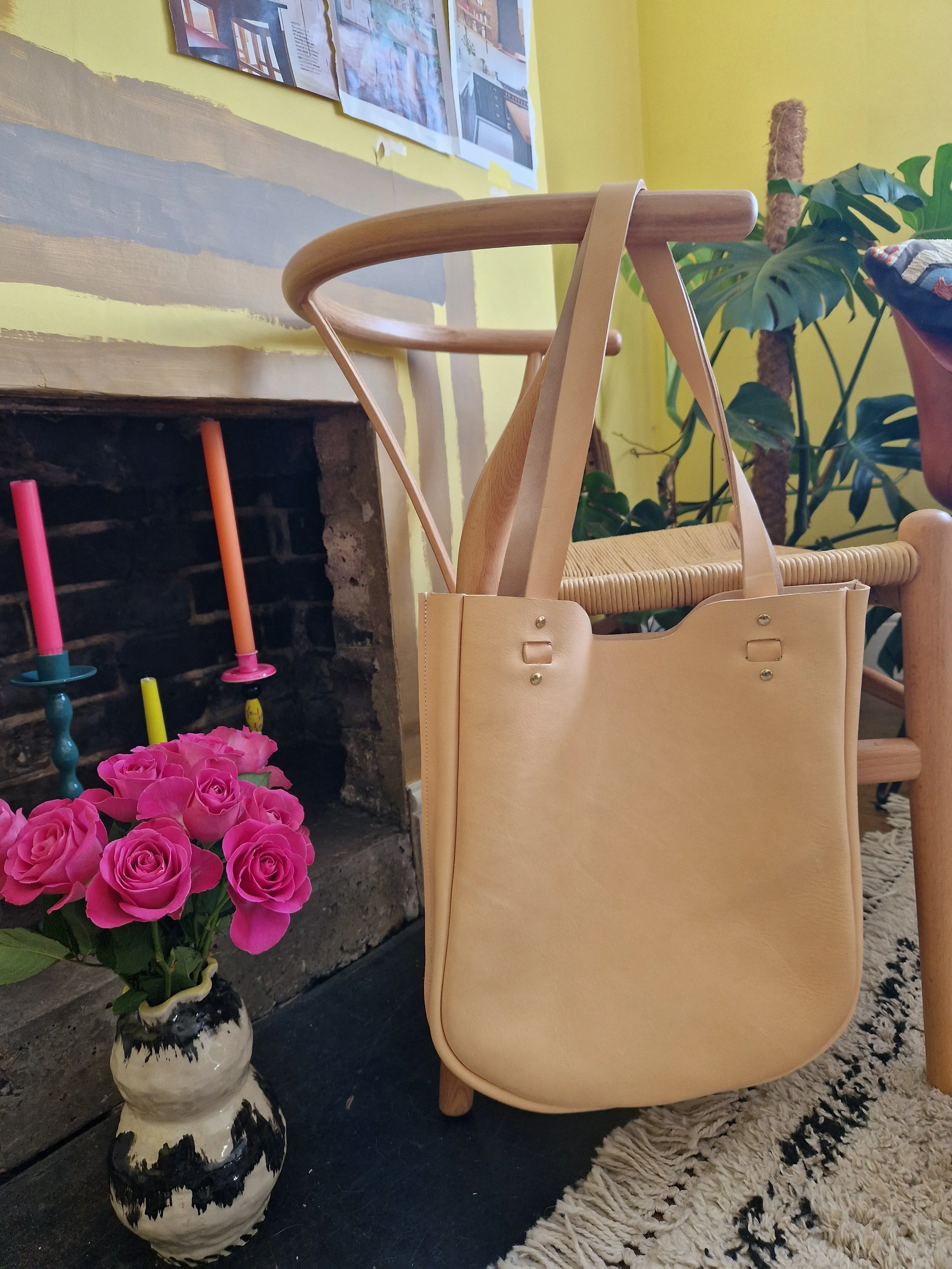 CHANTRY TOTE BAG in Cinder Black