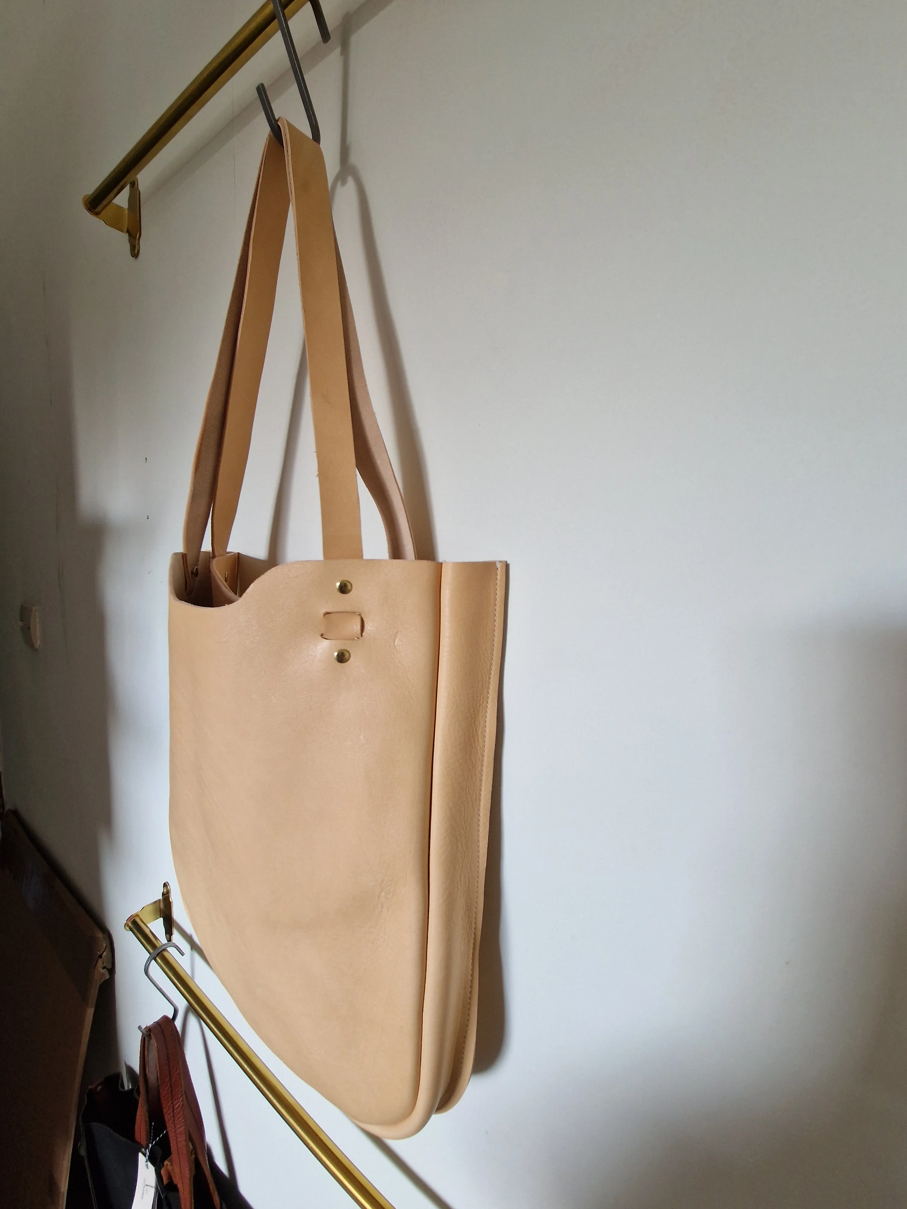 CHANTRY TOTE BAG in Cinder Black