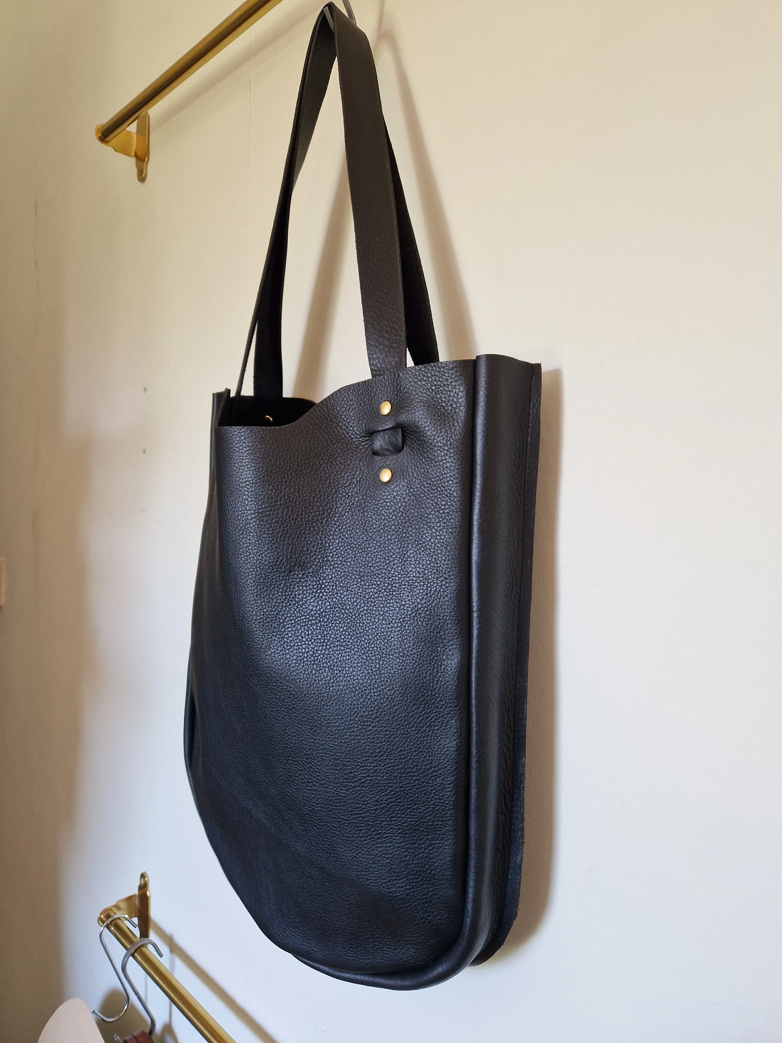 CHANTRY TOTE BAG in Cinder Black
