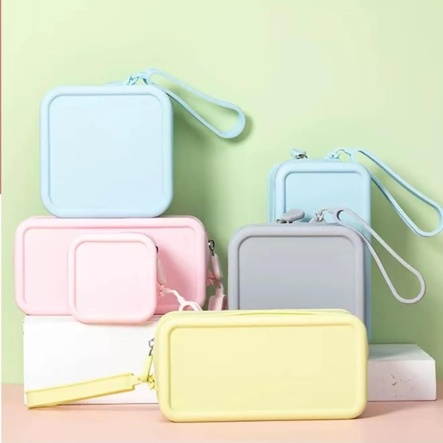Cute Waterproof Silicone Makeup Bag for Travel, Aesthetic Silicone Toiletry Bag Cosmetic Pouch Women Men (Blue, M)