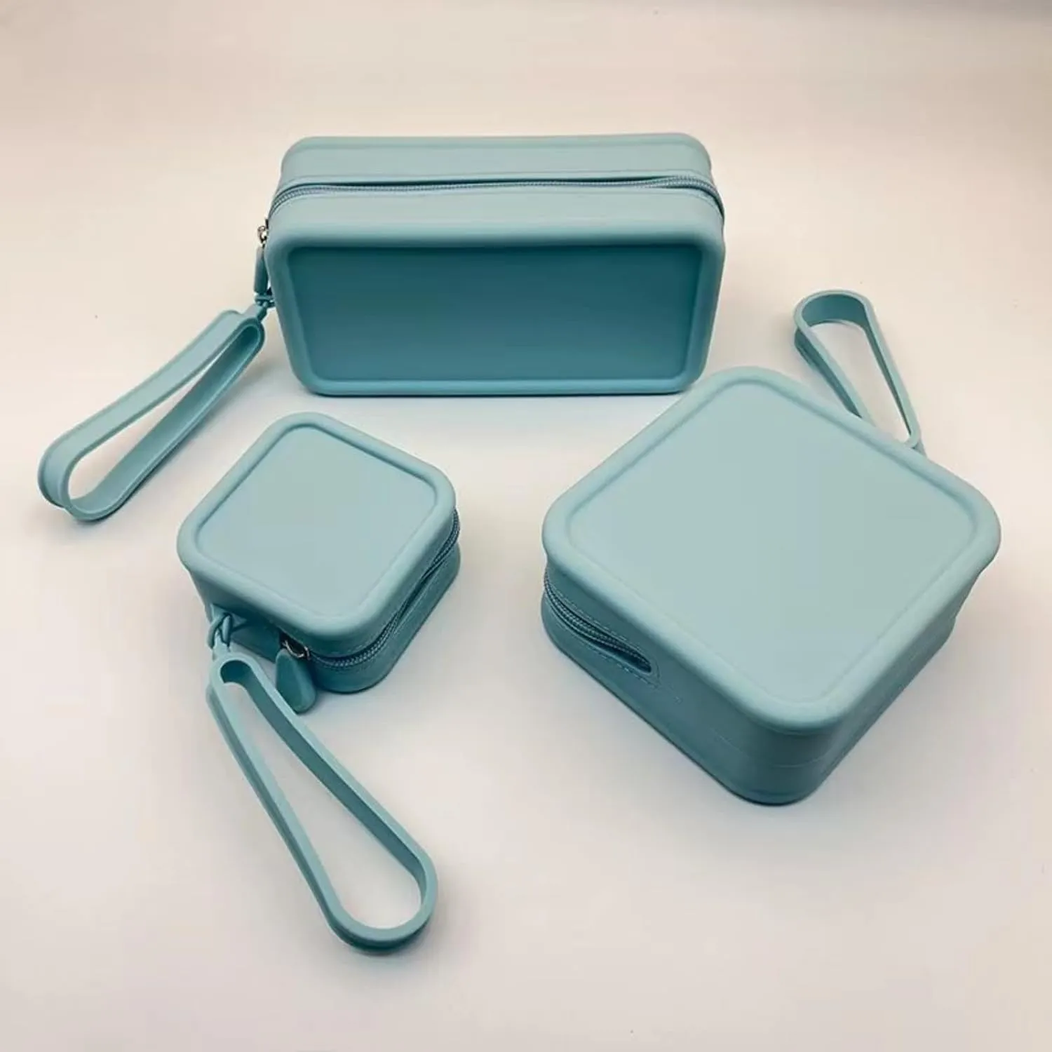 Cute Waterproof Silicone Makeup Bag for Travel, Aesthetic Silicone Toiletry Bag Cosmetic Pouch Women Men (Blue, M)