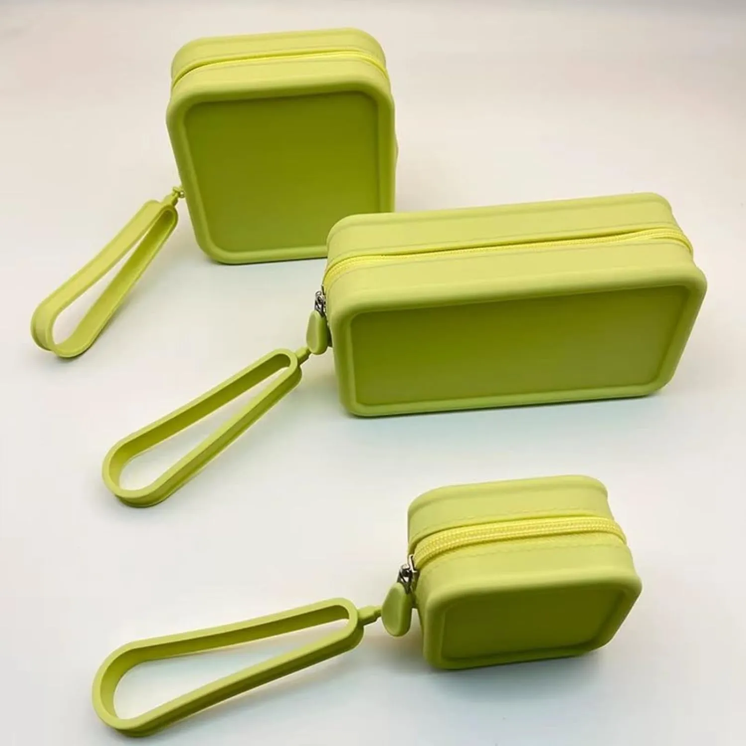 Cute Waterproof Silicone Makeup Bag for Travel, Aesthetic Silicone Toiletry Bag Cosmetic Pouch Women Men (Green, M)