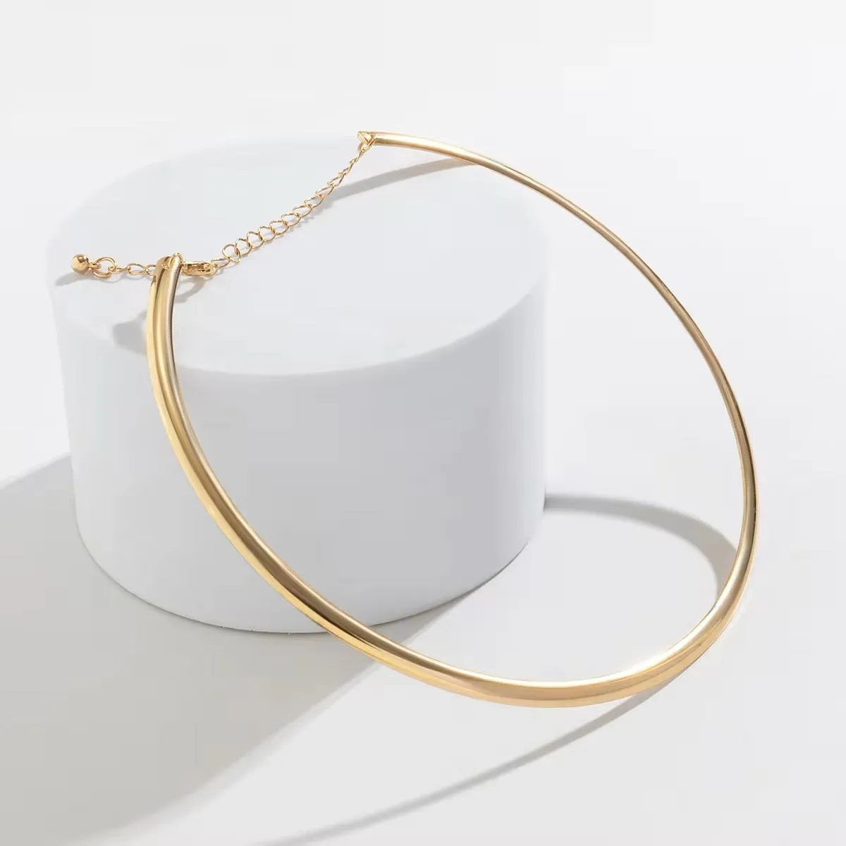 Minimalist Retro Aesthetic Round Torques Collar Necklace