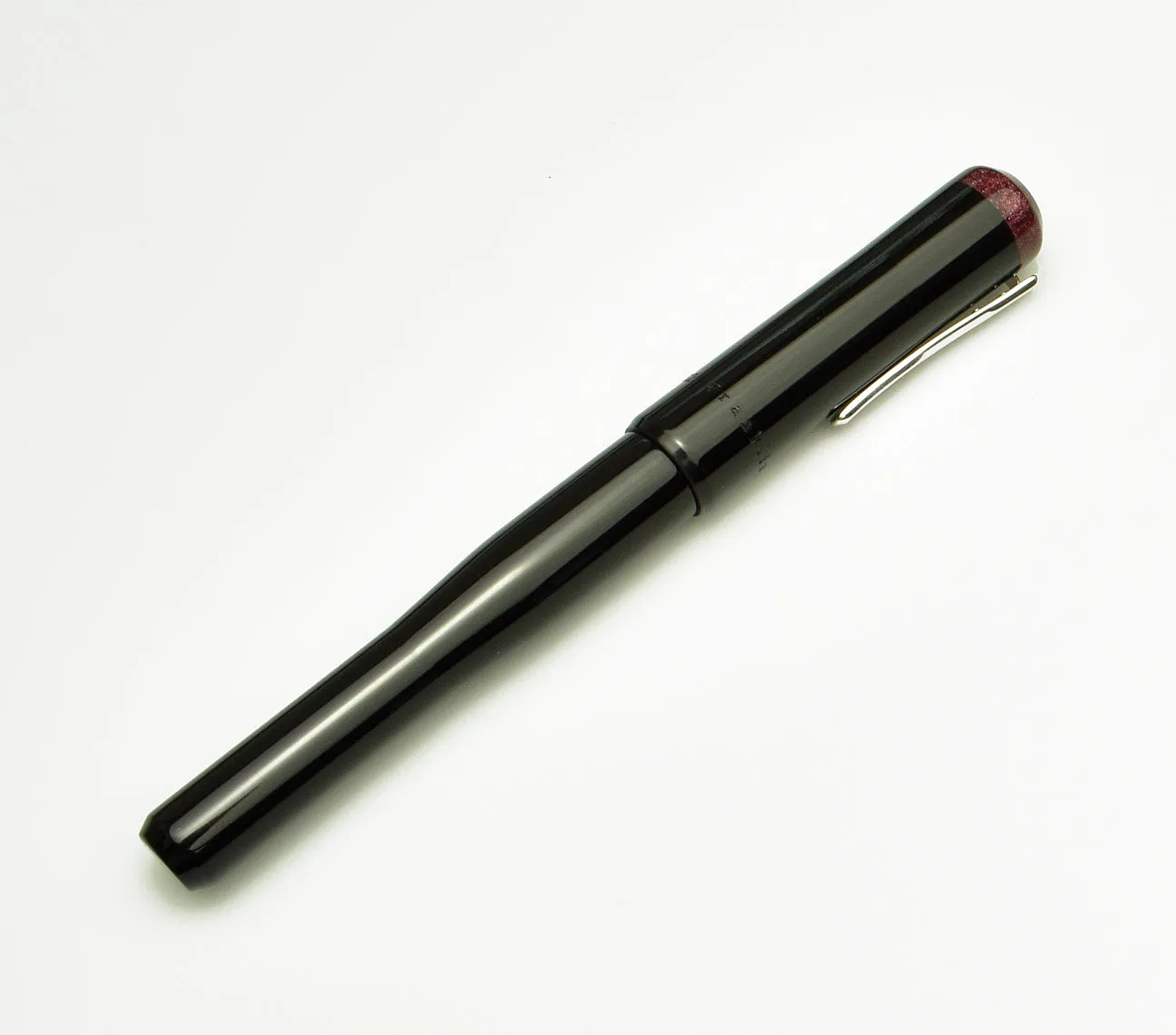 Model 02 Intrinsic Fountain Pen - Black & Cinnamaroon